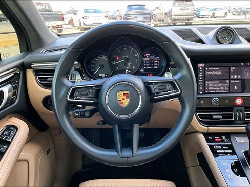 Used 2023 Porsche Macan Turbo image 15
