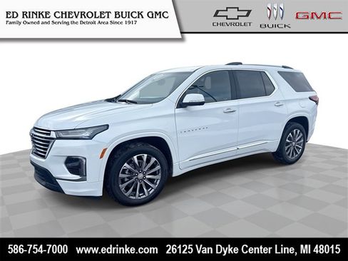 Certified 2022 Chevrolet Traverse Premier w/ LPO, Floor Liner Package image 1