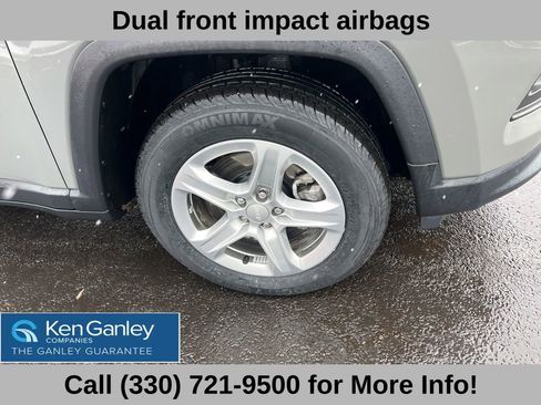 Used 2023 Jeep Compass Latitude image 21