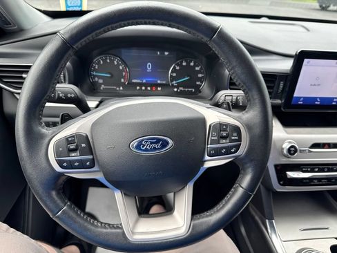 Used 2021 Ford Explorer XLT w/ Equipment Group 202A AWD/4WD image 25