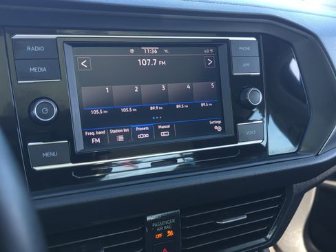 Used 2024 Volkswagen Jetta SE image 26