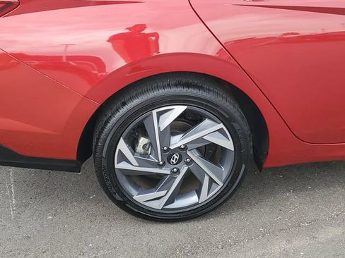 Certified 2025 Hyundai Elantra SEL FWD image 5