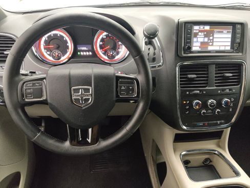Used 2018 Dodge Grand Caravan SXT FWD image 22