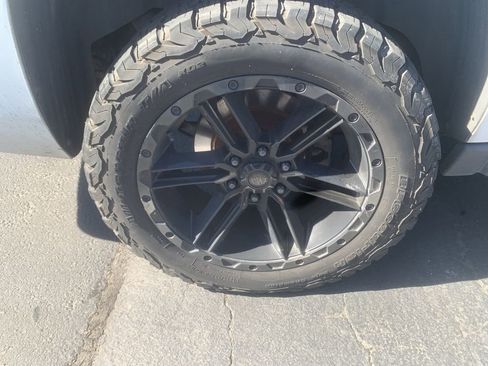 Used 2012 Chevrolet Suburban LT AWD/4WD image 9