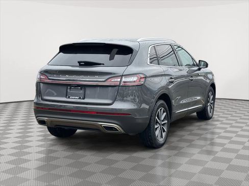 Used 2022 Lincoln Nautilus Standard image 3