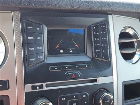Used 2015 Ford Expedition XLT image 14