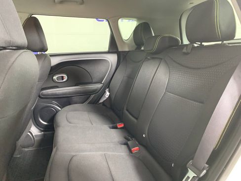 Used 2016 Kia Soul + image 31