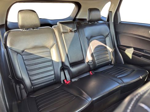 Used 2023 Ford Edge SEL image 23