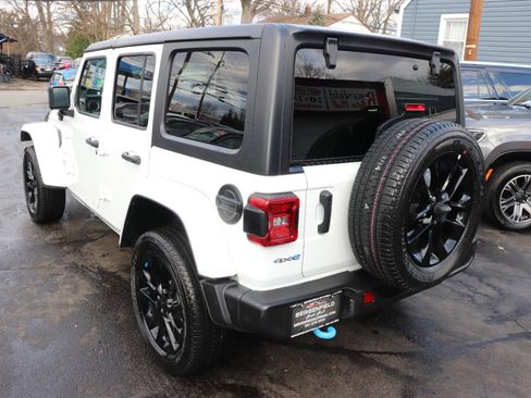 Used 2023 Jeep Wrangler Sahara image 3