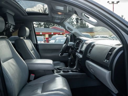 Used 2018 Toyota Sequoia Limited image 18