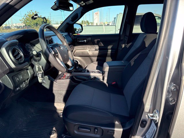 Used 2022 Toyota Tacoma TRD Sport w/ Advanced Technology Package AWD/4WD image 13