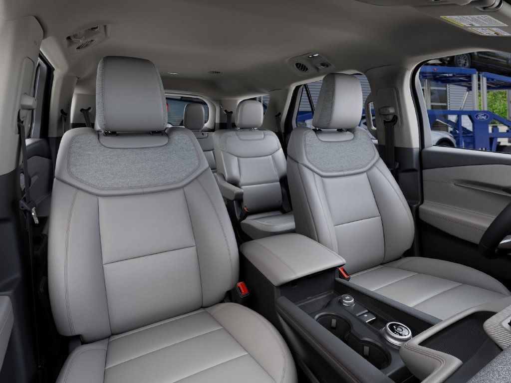 New 2027 Ford Explorer Active w/ Active Comfort Package RWD image 10
