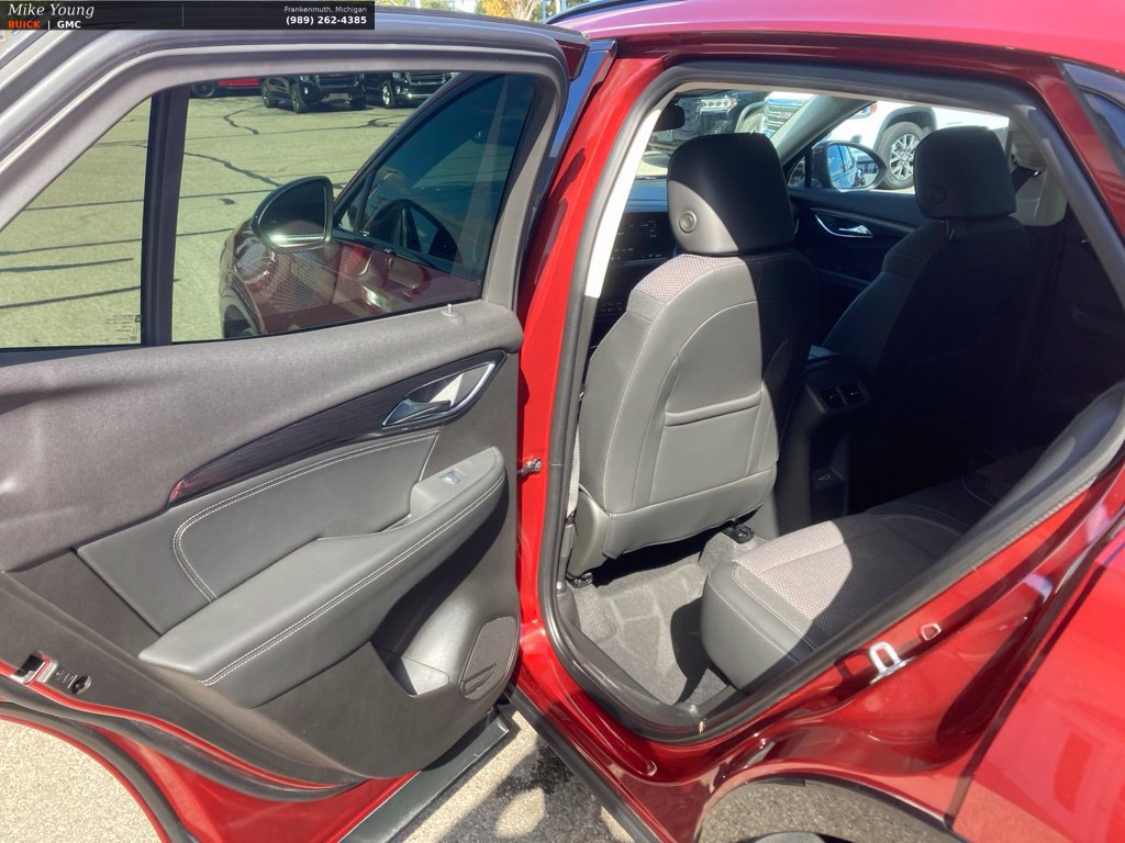 Used 2023 Buick Envision Preferred FWD image 12