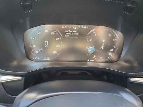 Used 2019 Volvo XC60 T5 Momentum w/ Multimedia Package image 32