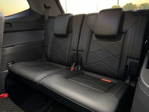 Used 2024 Volkswagen Atlas SE FWD image 10