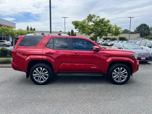 Certified 2025 Toyota 4Runner Limited w/ Tow Technology Package AWD/4WD image 6