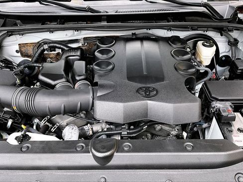 Certified 2024 Toyota 4Runner SR5 RWD image 31