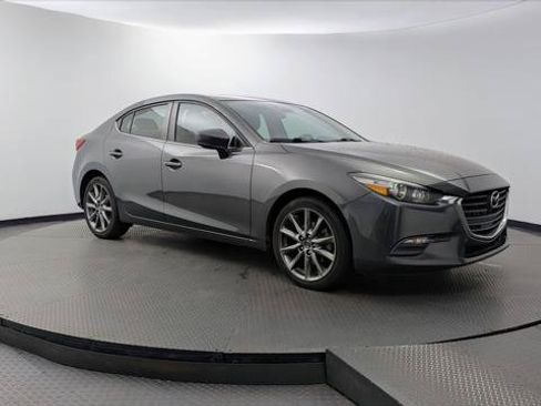 Used 2018 MAZDA MAZDA3 Touring FWD image 11