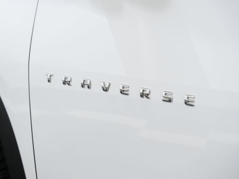 Used 2020 Chevrolet Traverse L FWD image 18