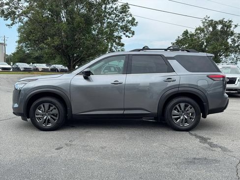 Certified 2026 Nissan Pathfinder SV FWD image 6