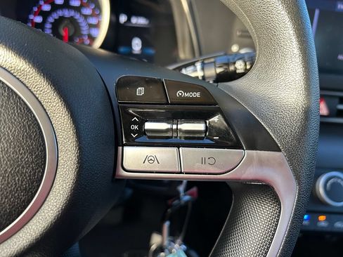 Used 2023 Hyundai Elantra SE FWD image 19