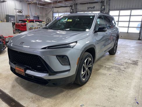 Used 2025 Buick Enclave Sport Touring AWD/4WD image 9