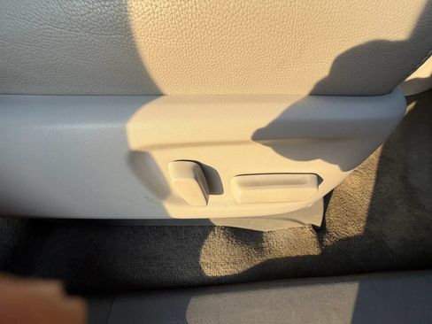 Used 2018 Toyota Sienna XLE FWD image 23