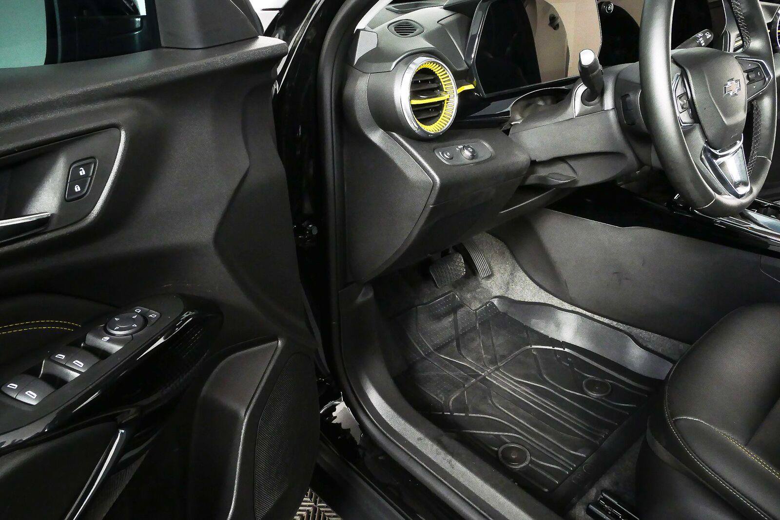 Used 2025 Chevrolet Trax ACTIV w/ Sunroof Package FWD image 8