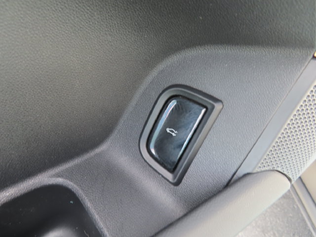 Certified 2024 Cadillac Lyriq Sport AWD/4WD image 11