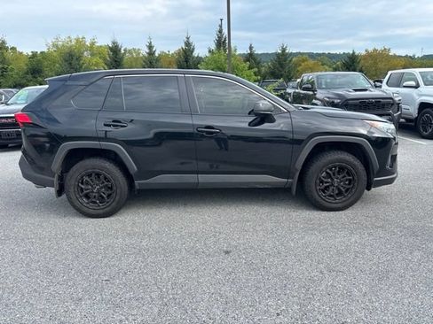 Used 2024 Toyota RAV4 LE AWD/4WD image 4