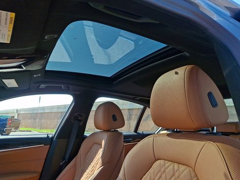 Used 2021 BMW 530i xDrive w/ Premium Package AWD/4WD image 14