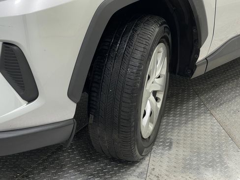 Used 2021 Toyota RAV4 LE w/ Carpet Mat Package (TMS) AWD/4WD image 34