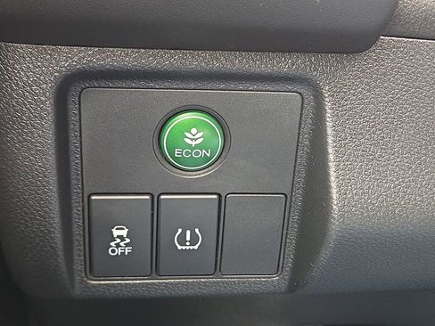 Certified 2017 Honda HR-V EX image 28