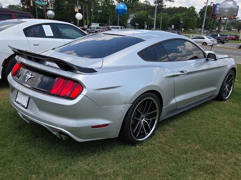 Used 2017 Ford Mustang Coupe RWD image 15