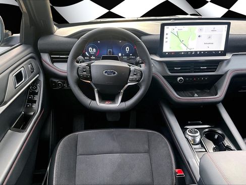 Used 2025 Ford Explorer ST AWD/4WD image 4
