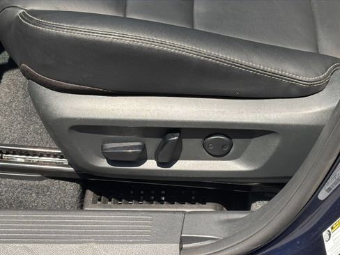 Used 2026 Nissan Rogue SL FWD image 19