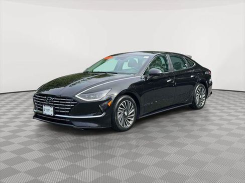 Used 2022 Hyundai Sonata Limited w/ Cargo Package FWD image 3