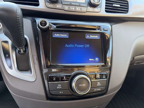 Used 2015 Honda Odyssey Touring Elite image 16