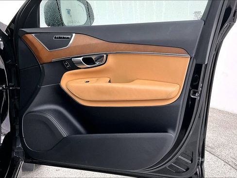 Used 2017 Volvo XC90 T6 Inscription w/ Vision Package image 25