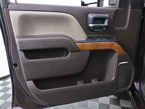 Used 2016 Chevrolet Silverado 1500 LTZ AWD/4WD image 22