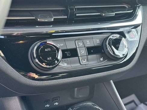 New 2026 Buick Envista Sport Touring image 23