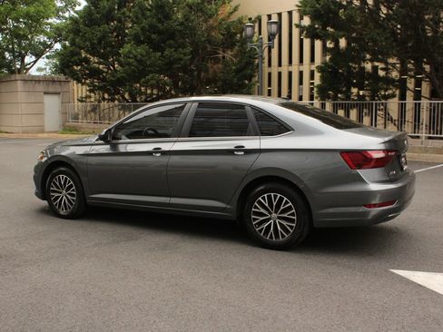 Used 2021 Volkswagen Jetta R-Line FWD image 9