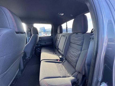 Used 2022 Nissan Frontier Pro-X image 10