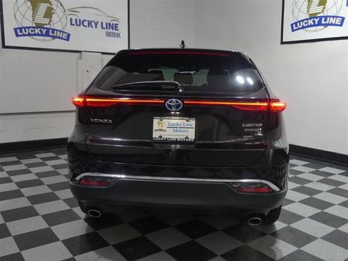 Used 2021 Toyota Venza Limited w/ Advanced Technology Package image 8