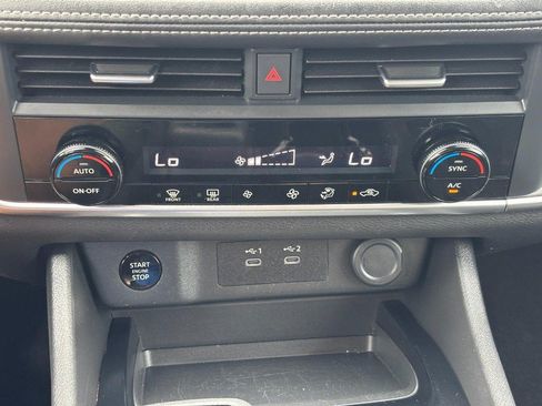 Used 2024 Nissan Rogue SV FWD image 21