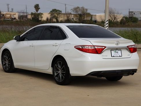 Used 2015 Toyota Camry XSE image 6