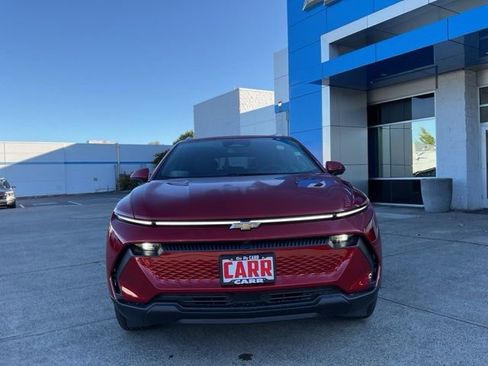 New 2026 Chevrolet Equinox EV LT image 2