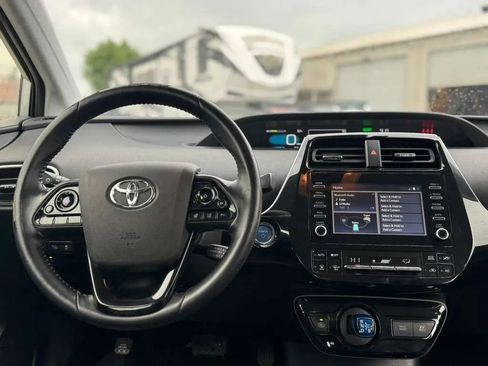 Used 2020 Toyota Prius XLE w/ Preferred Accessory Package AWD/4WD image 19