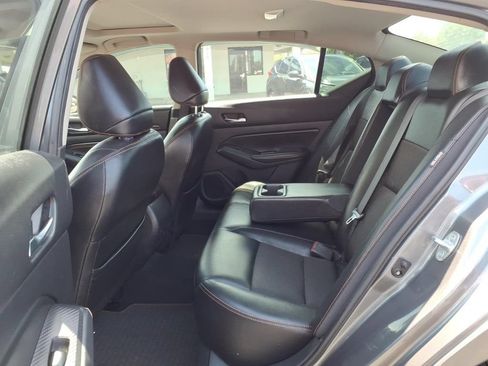 Used 2020 Nissan Altima 2.5 SR w/ Premium Package FWD image 5