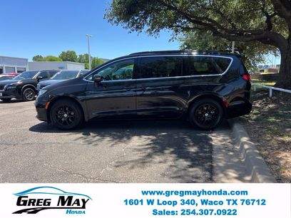 Used 2022 Chrysler Pacifica Touring-L